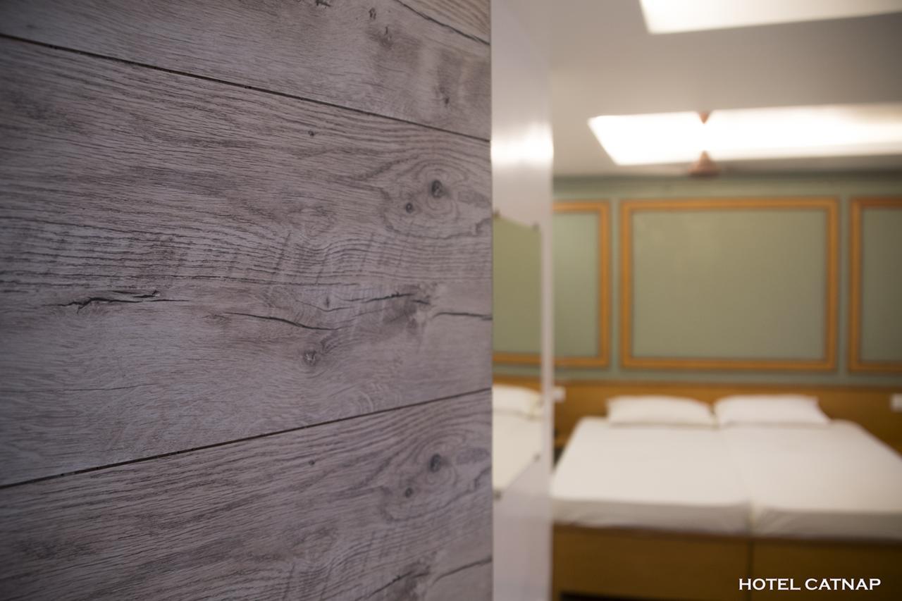 Hotel Catnap Mettuppālaiyam Exteriör bild